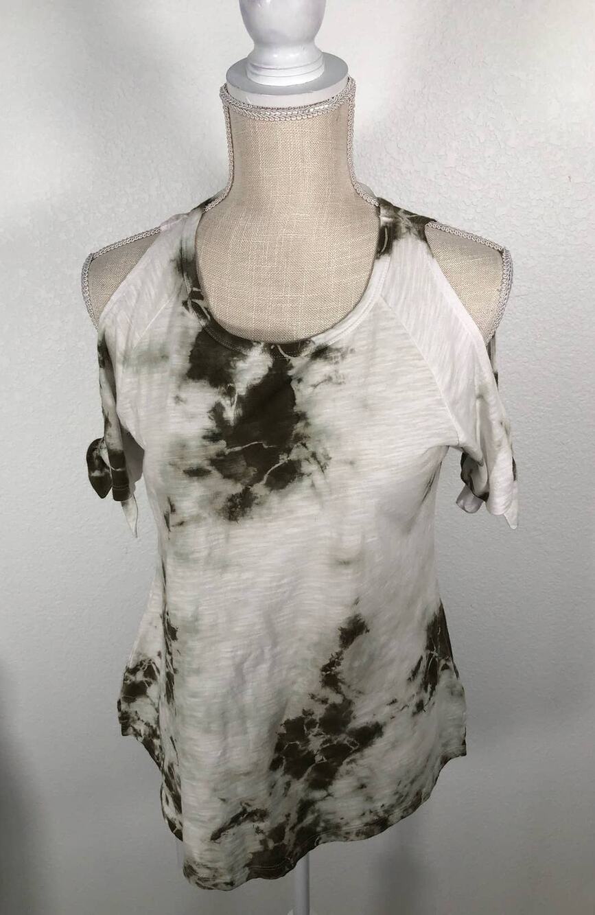 Sanctuary Olive Tie Dye Cold Shoulder Top - S